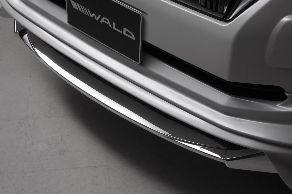 WALD Sports Line Prado 150 front spoiler centre chrome garnish detail