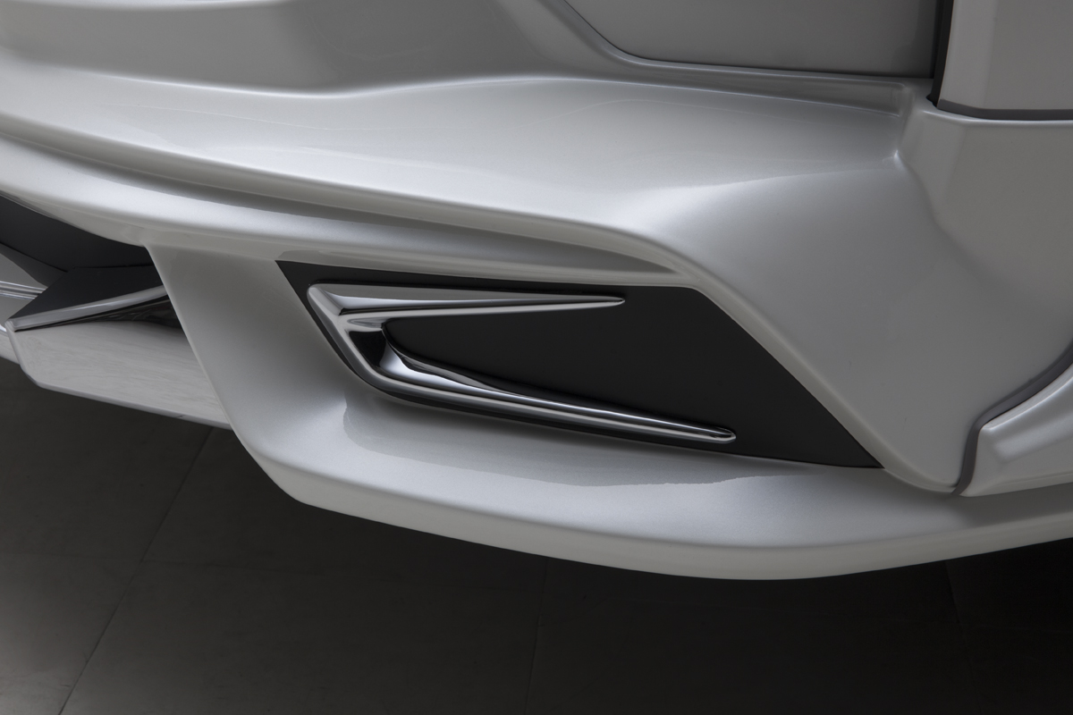 WALD Sports Line Prado 150 front spoiler side chrome garnish and air intake detail