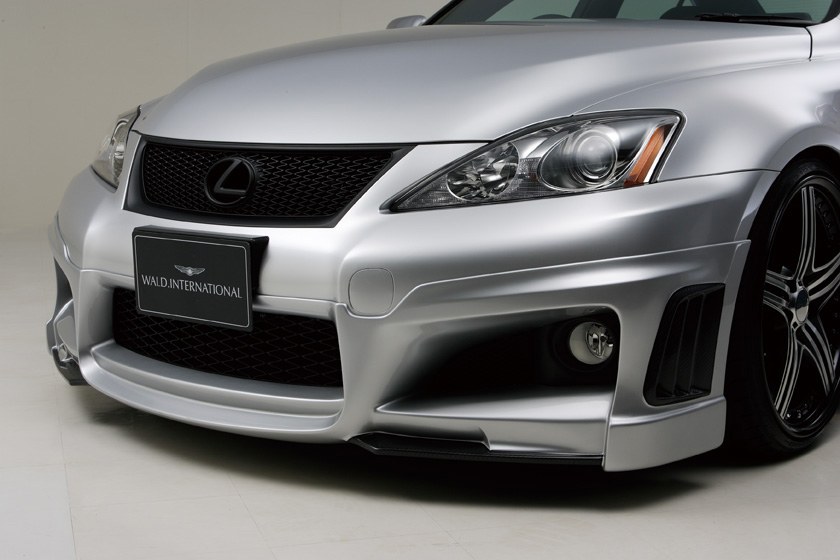 WALD Black Bison Lexus IS-F USE20 front spoiler detail — grille, lower lip and bumper duct close-up