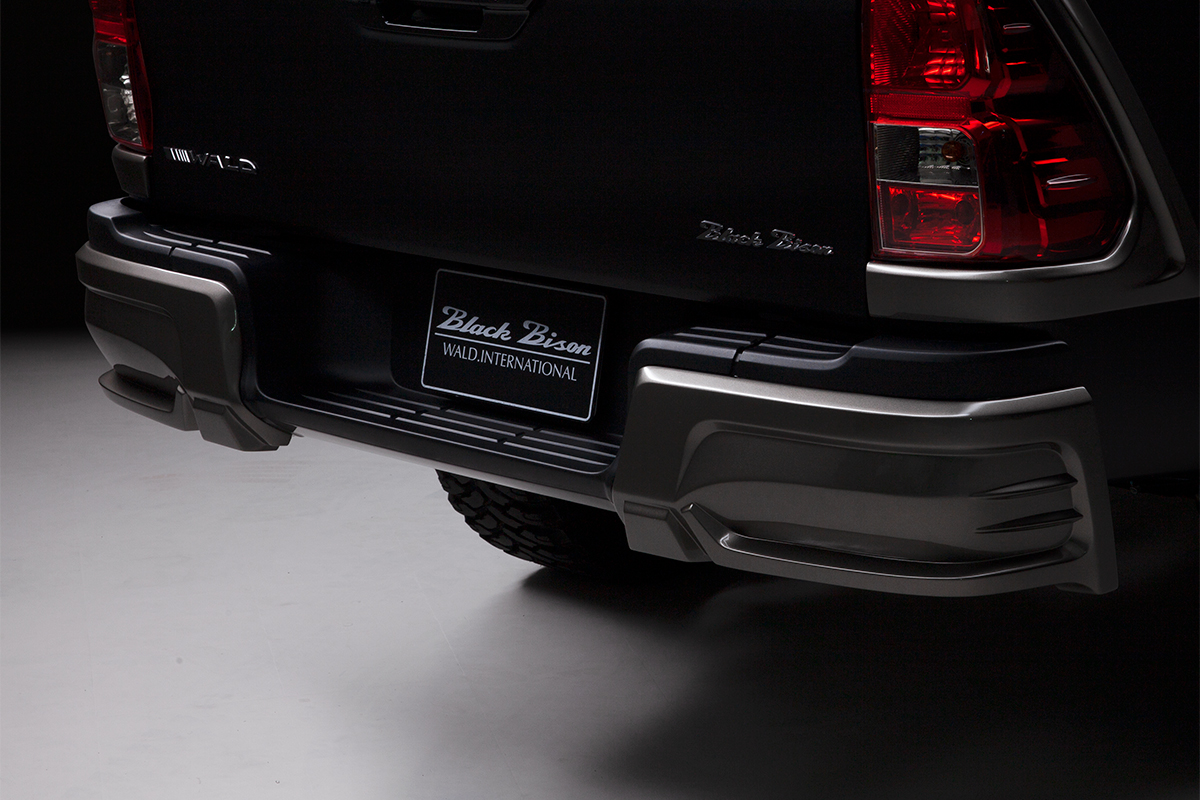 Detail of the WALD Black Bison rear spats on the Toyota Hilux GUN125