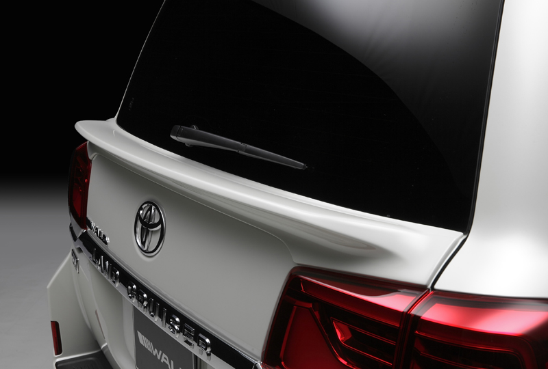 WALD Land Cruiser 200 URJ202W rear tailgate spoiler detail in body-coloured ABS