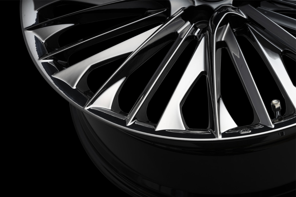 Close detail of the WALD F-001 spokes and rim edge in SBC Super Black Coat