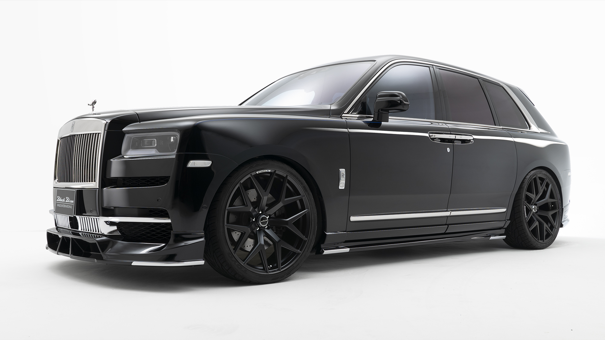 Black Rolls-Royce Cullinan WALD Black Bison Edition fitted with 24 inch WALD MB001 Matte Black Polish wheels