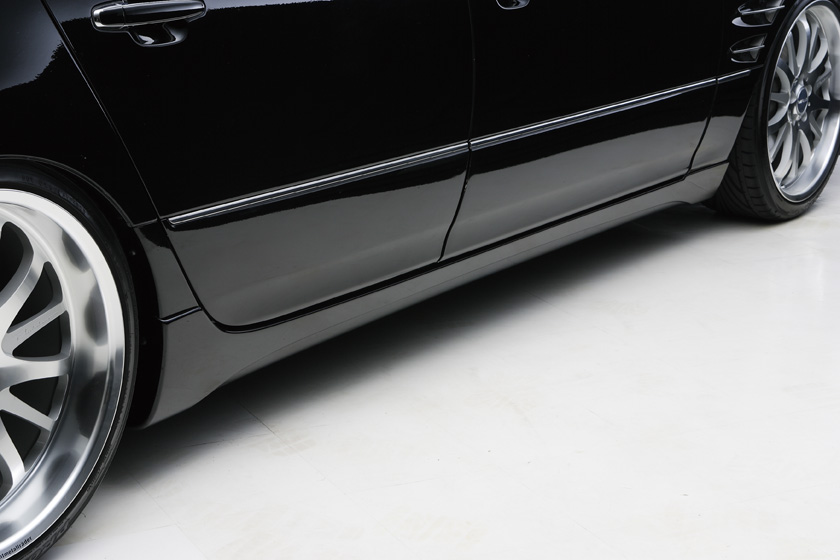 WALD Executive Line Toyota Celsior UCF30/31 M/C before — WALD side skirt and chrome body-side moulding detail with deep-dish wheels