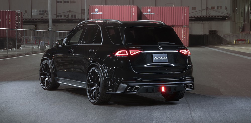 WALD Black Bison GLE W167 rear view with diffuser-shaped rear skirt, LED brake lamp and WALD badging