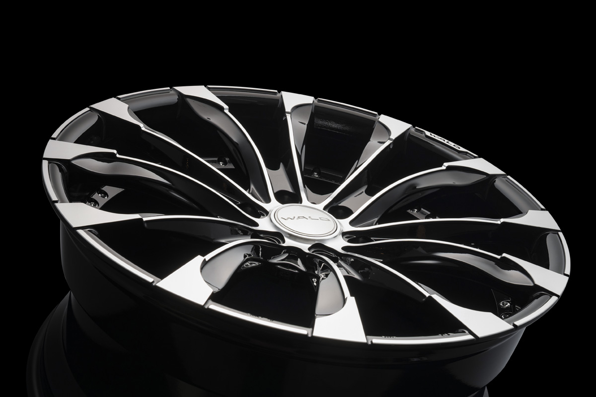 WALD JARRET J11C Black Polish wheel, low three-quarter studio view