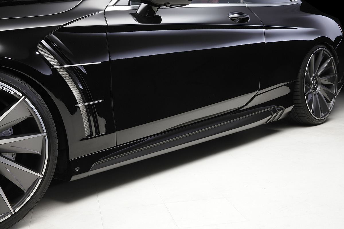 Mercedes S-Class Coupe C217 WALD side skirt and front fender duct detail