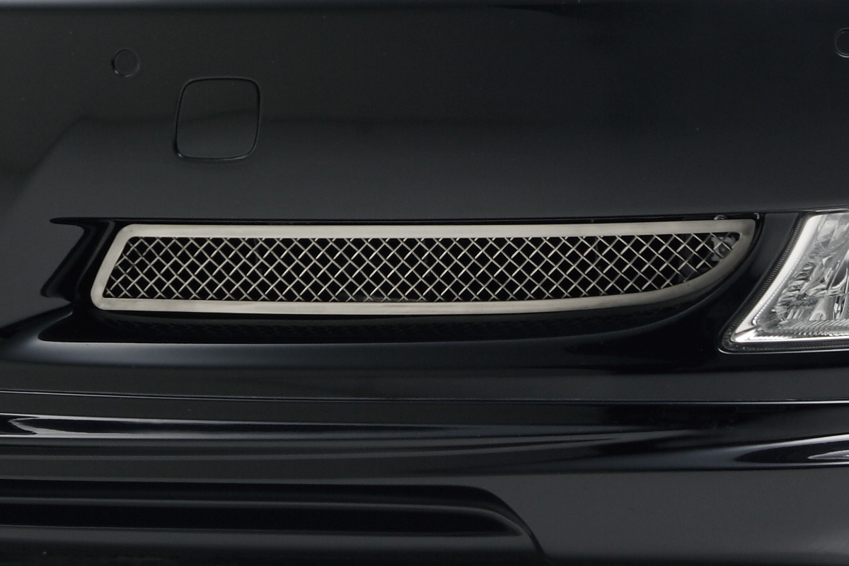 WALD Lexus LS460 front bumper duct mesh detail in chrome and gloss black