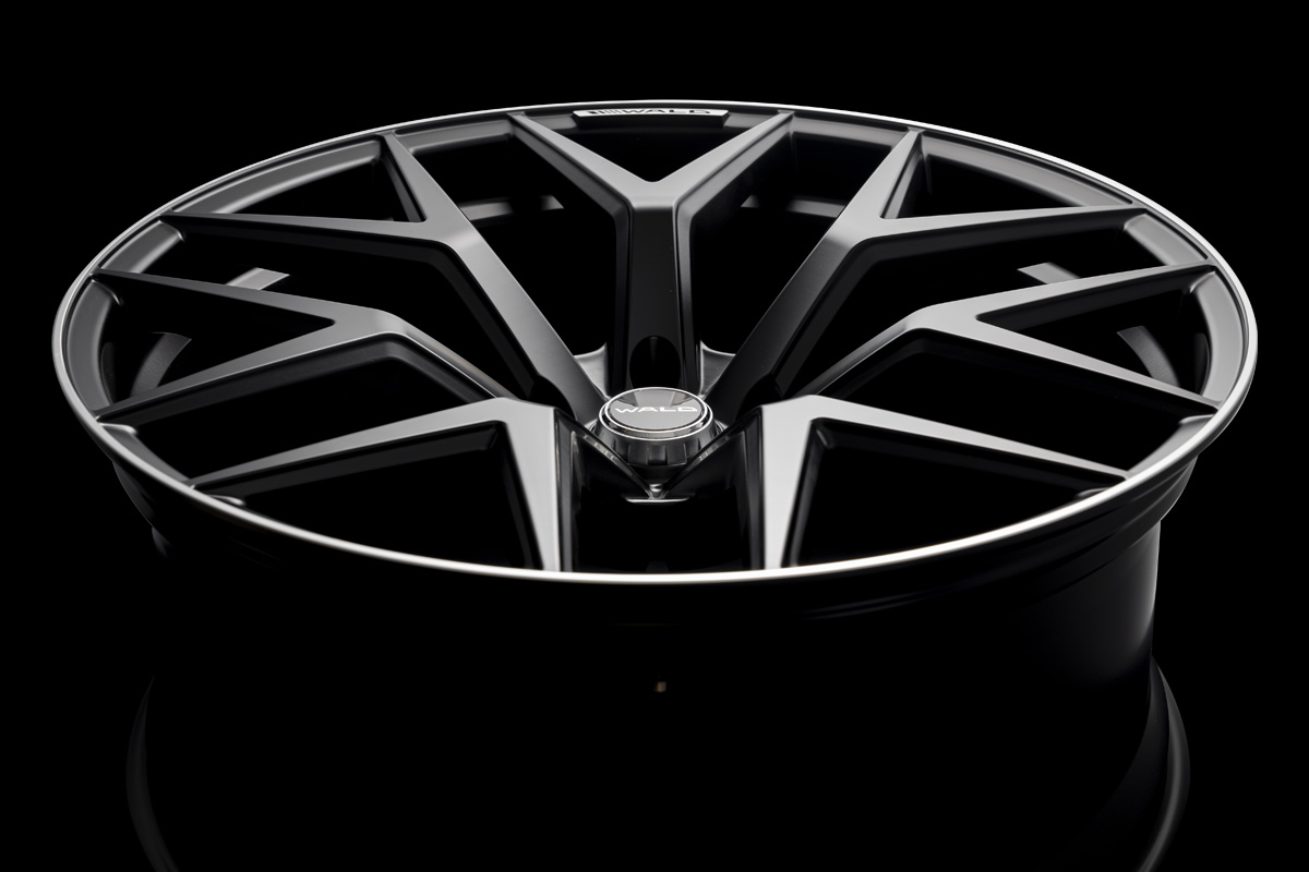 Profile view of the WALD MB001 24 inch forged wheel showing the concave face and polished rim edge