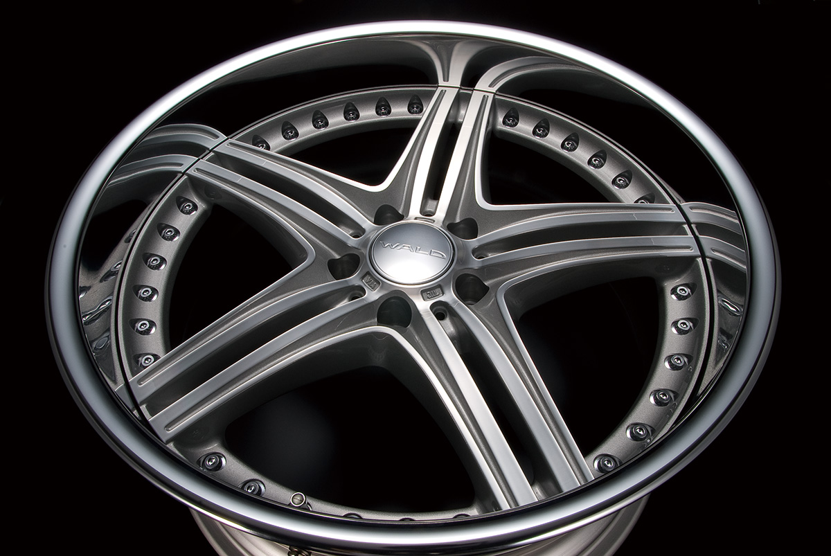 Full face view of the WALD MAHORA M13C 3-piece wheel in Silver Polish with polished alumite rim