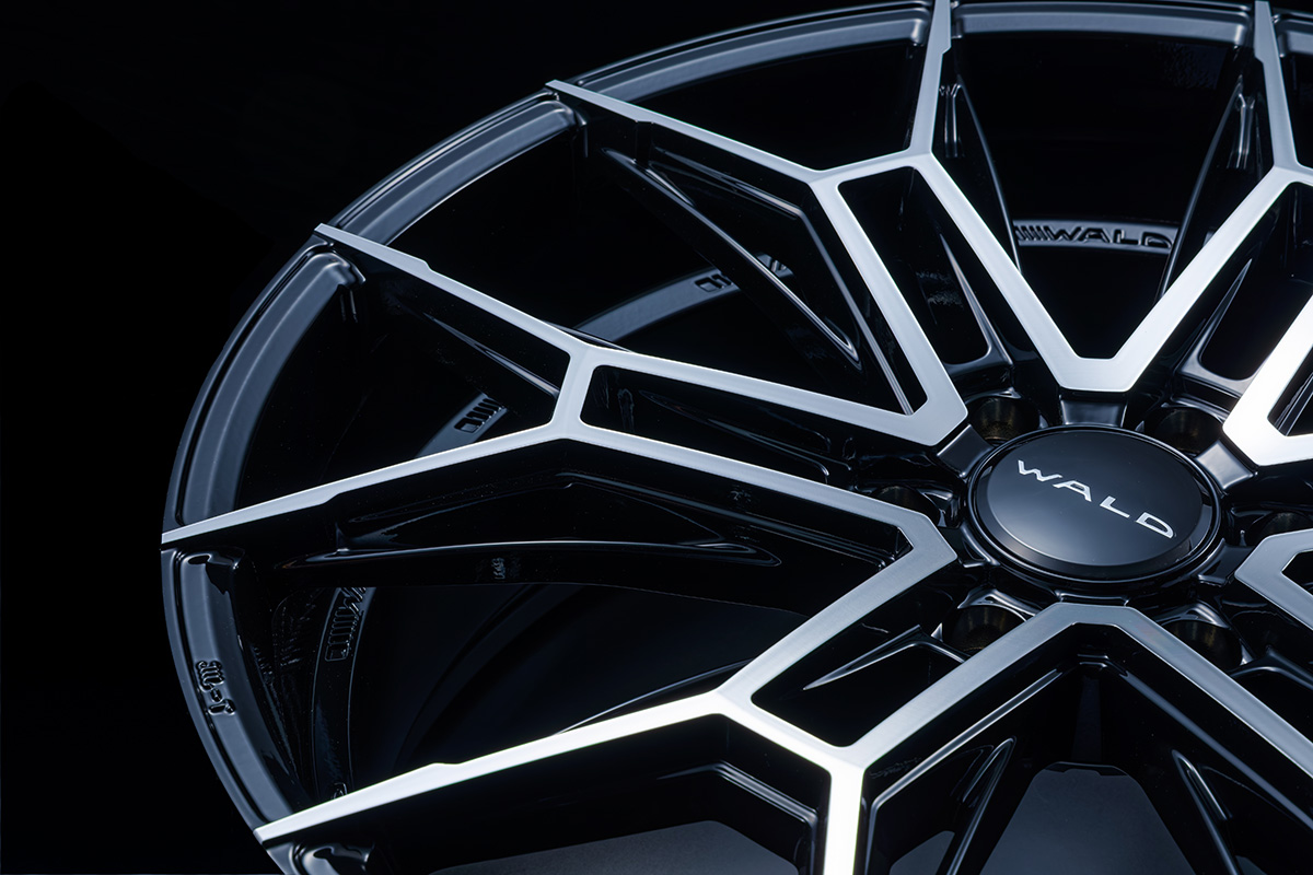 WALD ELDORANTE E11C in Black Polished — angled detail of the machined spoke faces