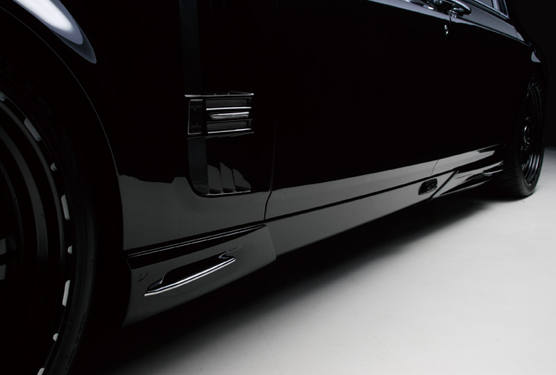WALD Rolls-Royce Phantom 7 Series I side spats detail along the lower body