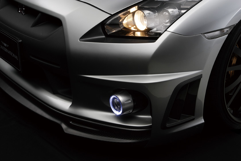 WALD GT-R R35 front bumper spoiler detail with KY997C6 fog light