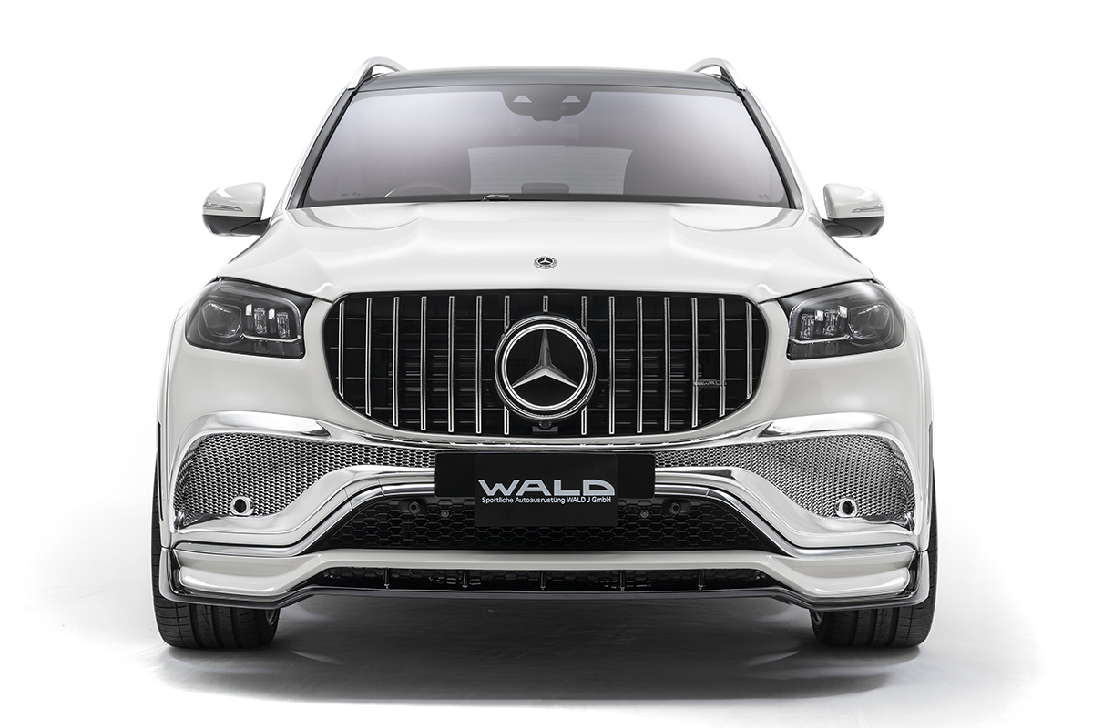 WALD Mercedes GLS X167 Black Bison head-on front view with front spoiler, duct covers and Panamericana grille