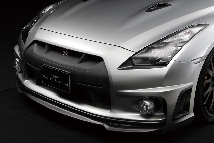WALD GT-R R35 front bumper spoiler detail with grill cover and fog light