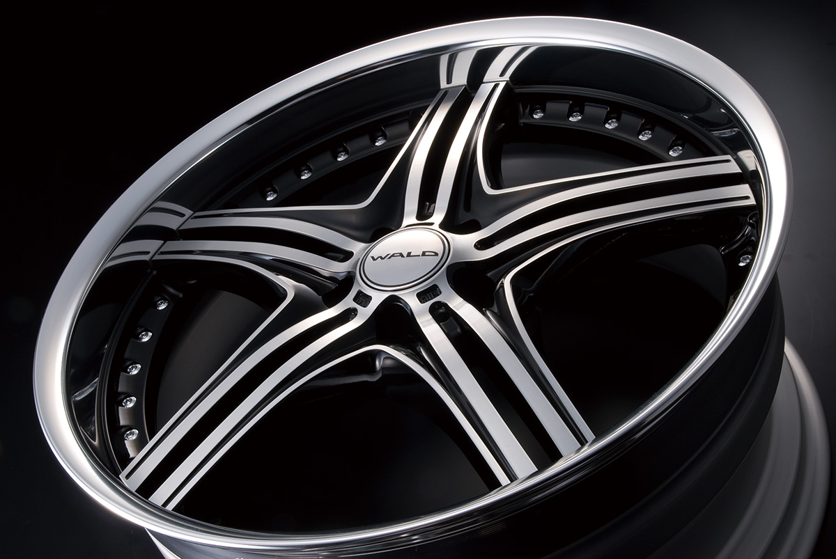 Five-spoke face detail of the WALD MAHORA M13C 3-piece multi-piece wheel