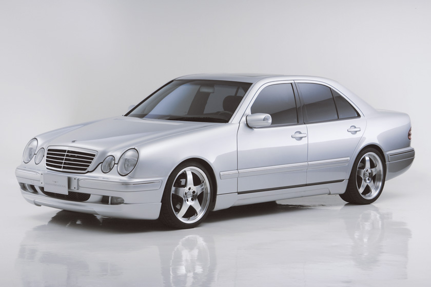Mercedes-Benz E-Class W210 WALD Executive Line side profile with WALD side skirts and forged wheels