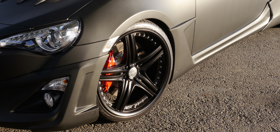 WALD Toyota 86 ZN6 Sports Line front wheel and side skirt detail with WALD forged wheel