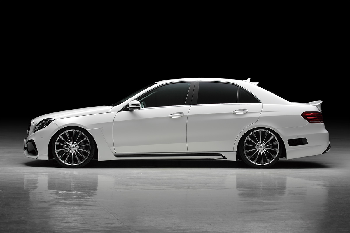Mercedes W212 WALD side profile with WALD side skirts, boot spoiler and roof spoiler