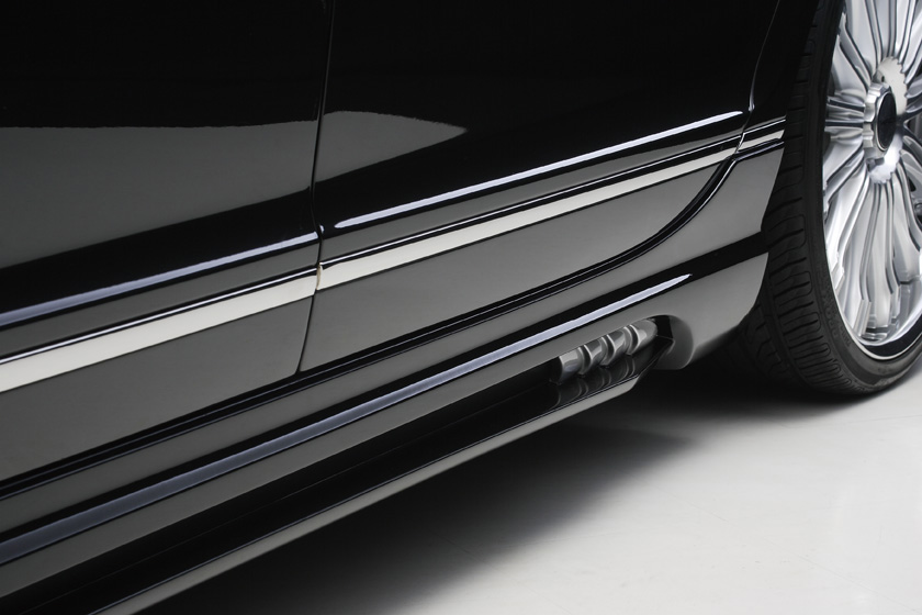 WALD Bentley Continental Flying Spur Black Bison side skirt detail on gloss black bodywork