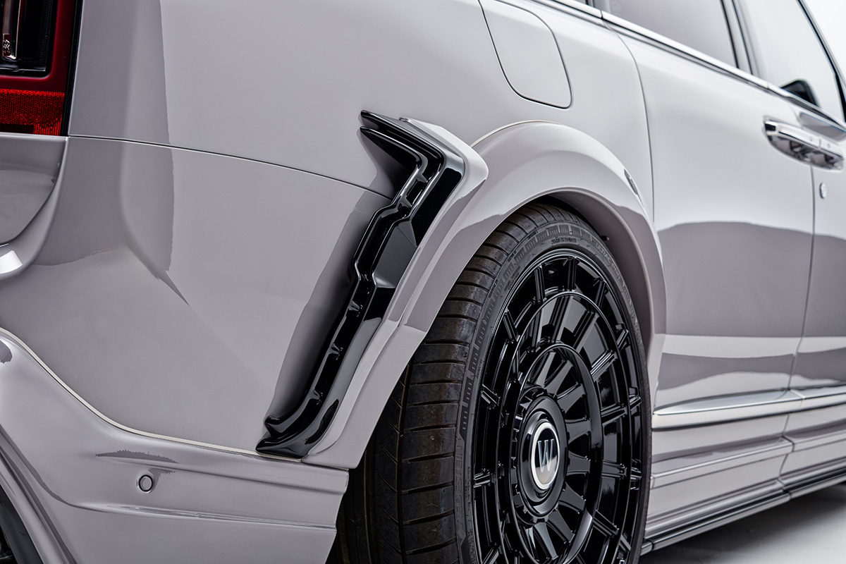 WALD Rolls-Royce Cullinan Series II wide arch package detail with rear arch duct and WALD forged wheel