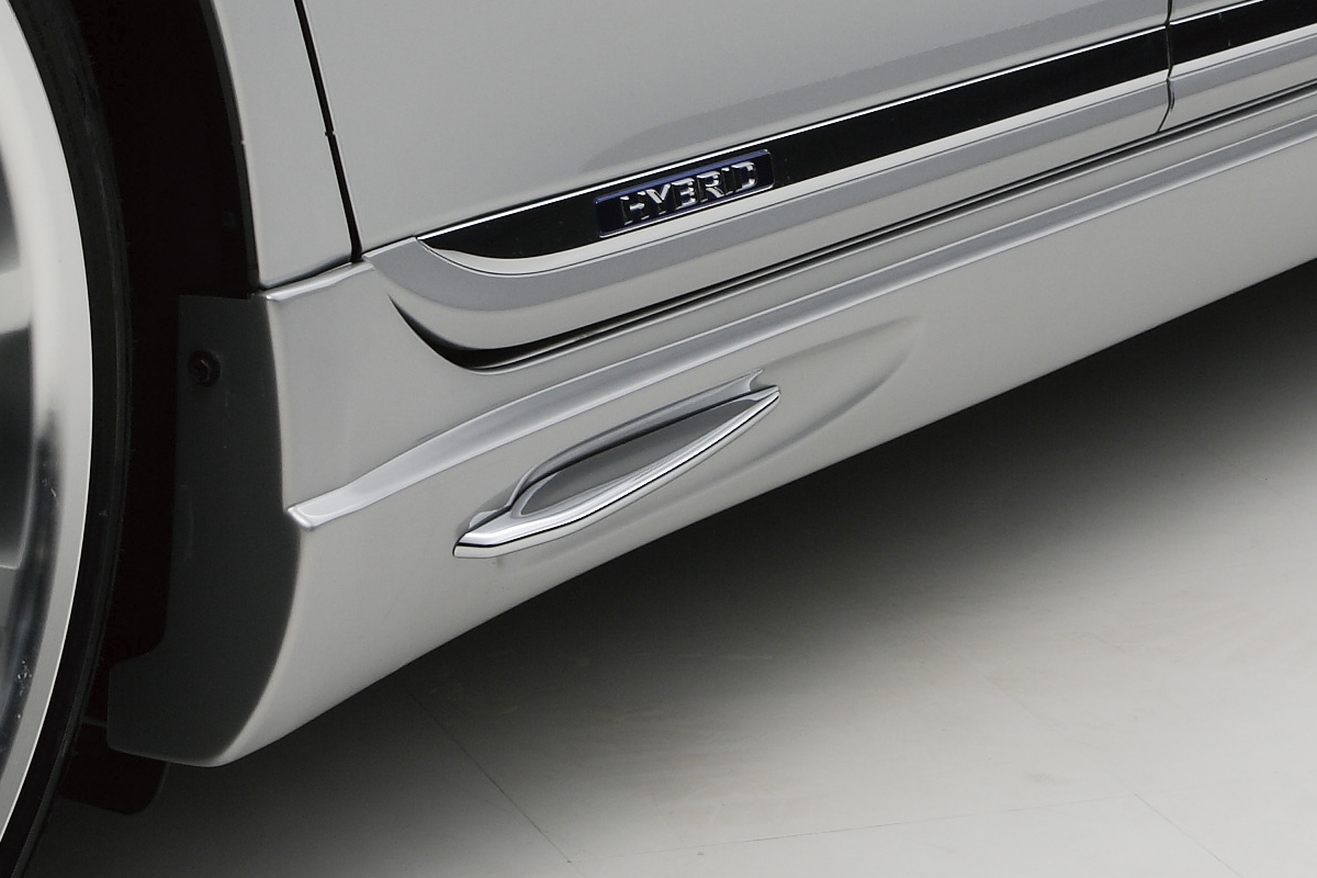 WALD Executive Line V2 Lexus LS600h side skirt and chrome fin cover detail below the hybrid emblem
