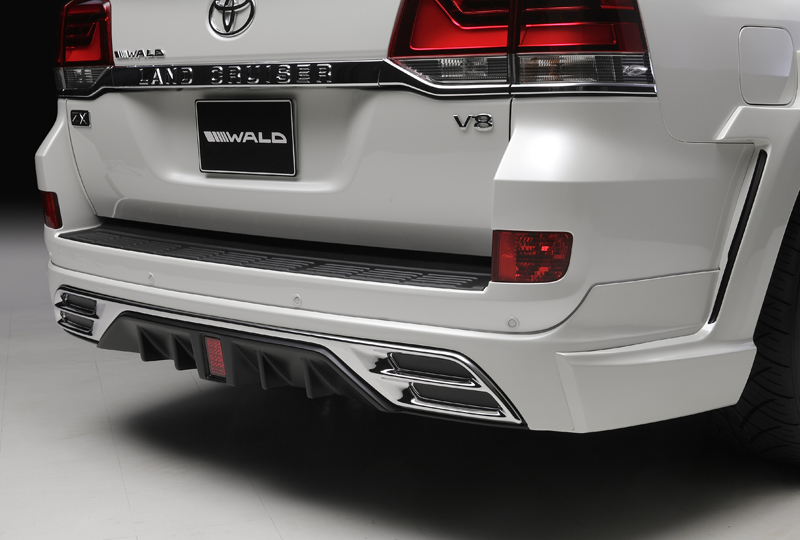 WALD Land Cruiser 200 rear skirt detail with chrome garnish, diffuser and dual oval exhaust tips