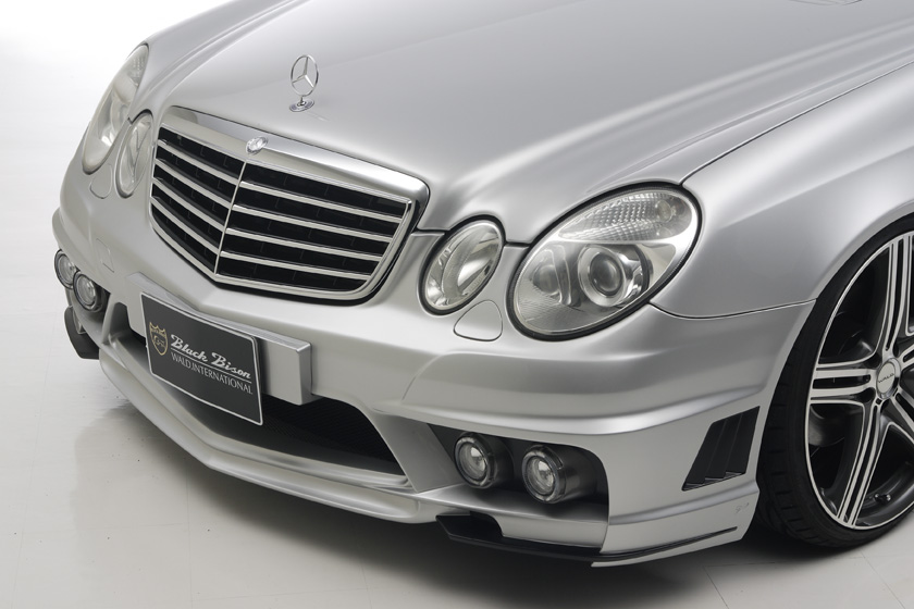 Mercedes-Benz W211 WALD front bumper spoiler and fog lamp detail