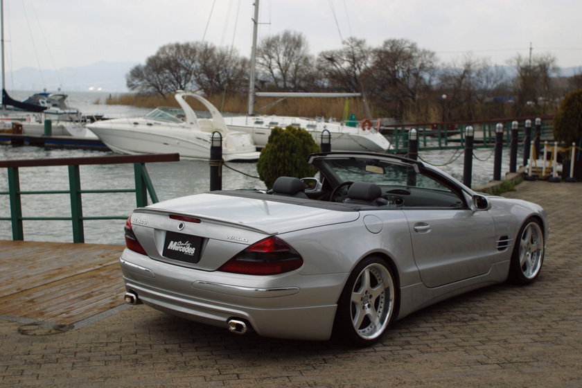 WALD Executive Line Mercedes-Benz SL-Class R230 rear three-quarter view with WALD rear skirt, boot spoiler and twin exhaust tips