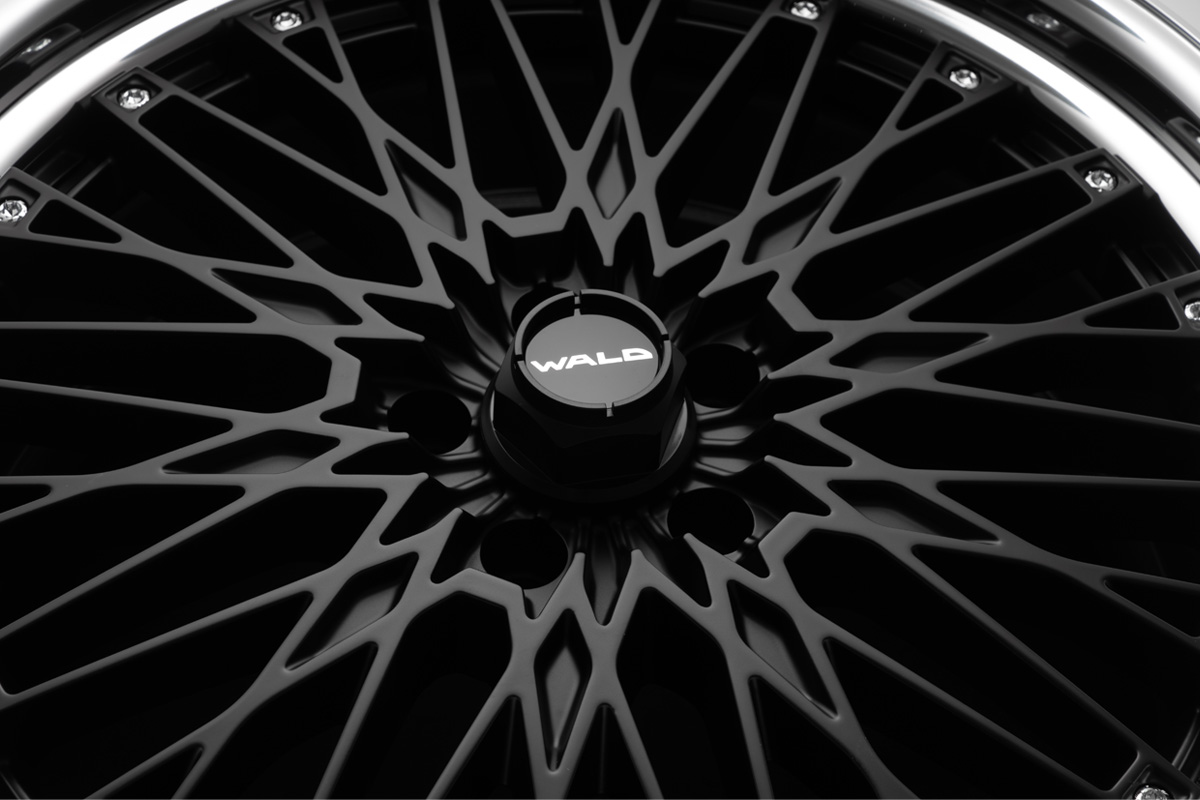WALD Classic Mesh CM12C black mesh centre detail with hex WALD centre cap