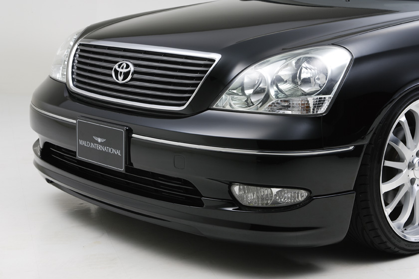 WALD Executive Line Toyota Celsior UCF30/31 M/C before — WALD front spoiler, grille and headlamp detail close-up