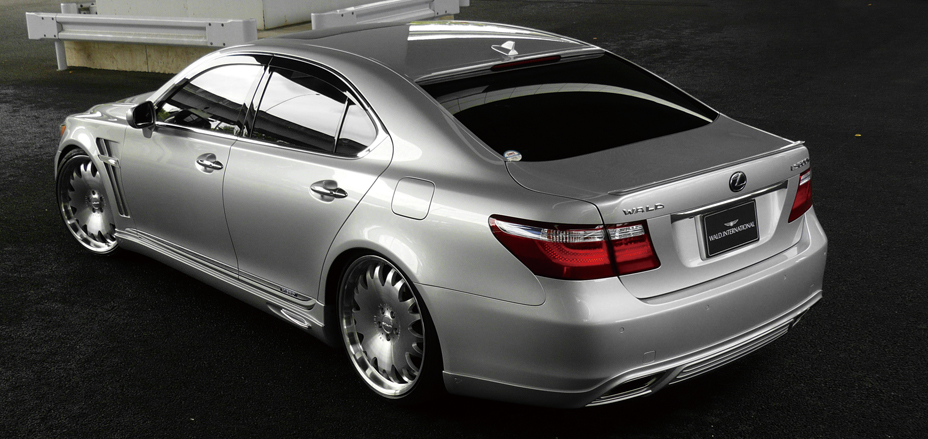 WALD Executive Line V2 Lexus LS600h rear three-quarter view showing roof wing, boot spoiler and rear skirt