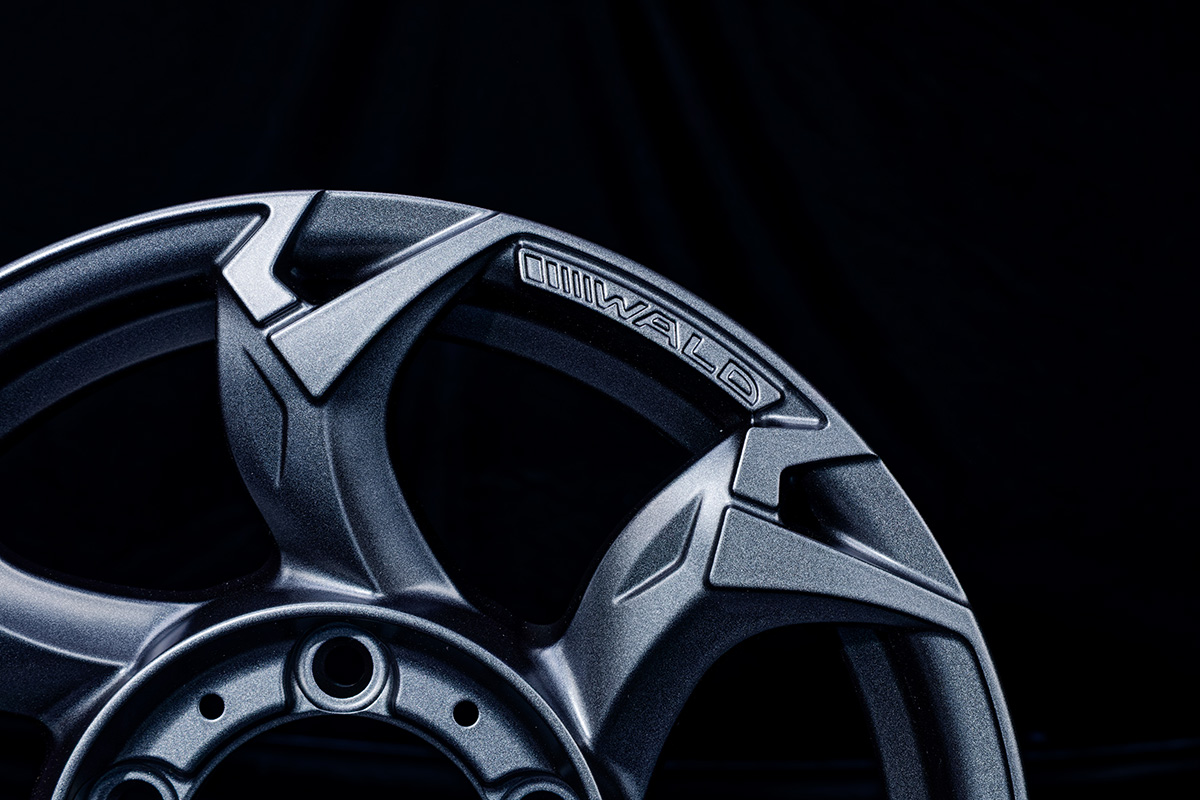 WALD lettering detail on a Matte Gunmetal Limited Edition Vorsalino V11C SUV wheel