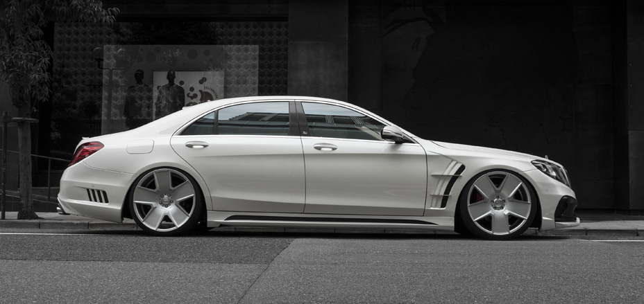 White Mercedes-Benz S-Class WALD Black Bison in profile on Duchatlet IV D41C wheels