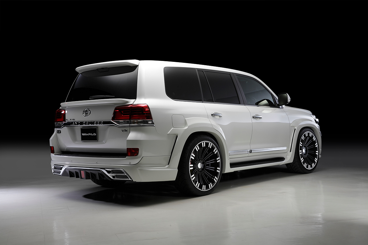 WALD Sports Line Land Cruiser 200 rear three-quarter view with rear skirt, tailgate spoiler and exhaust tips