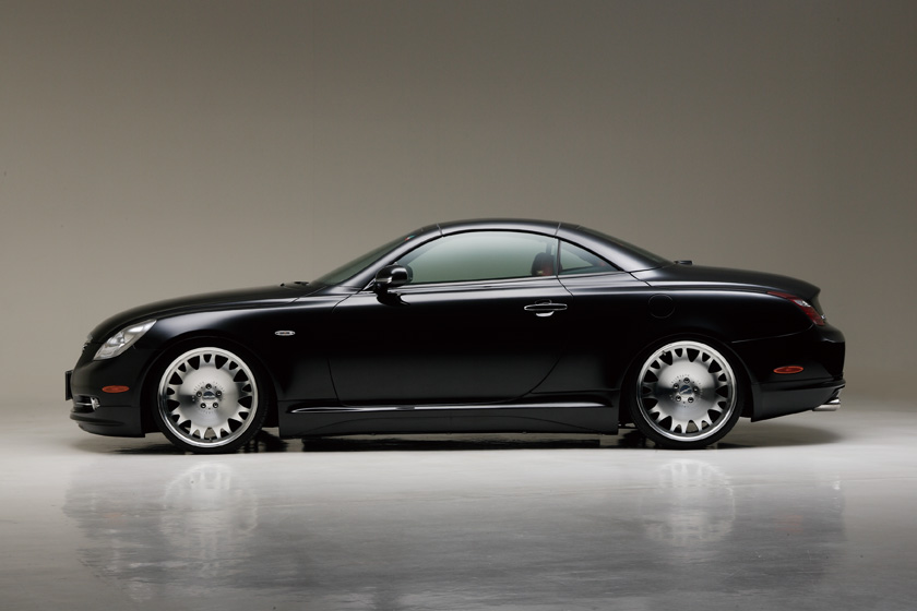 WALD Executive Line SC430 UZZ40 exterior — full side profile showing WALD side skirts
