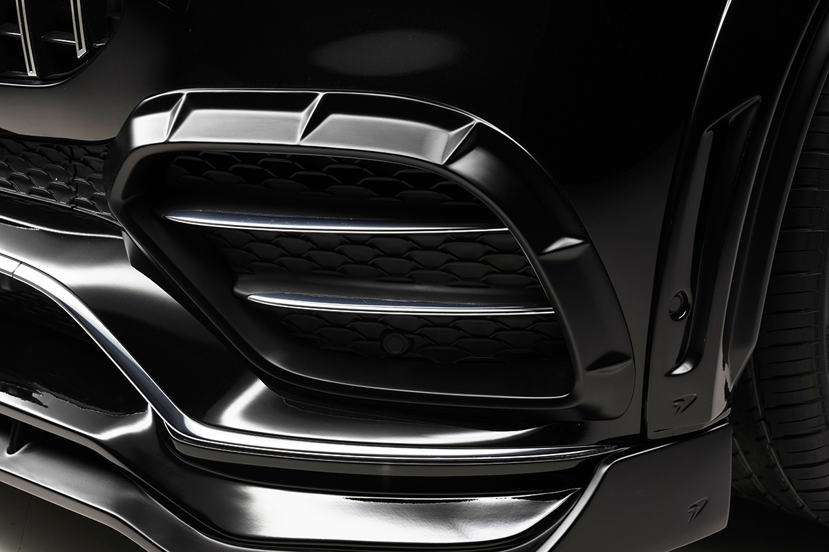 WALD Black Bison GLE Coupe C167 front bumper duct cover detail with mesh grille