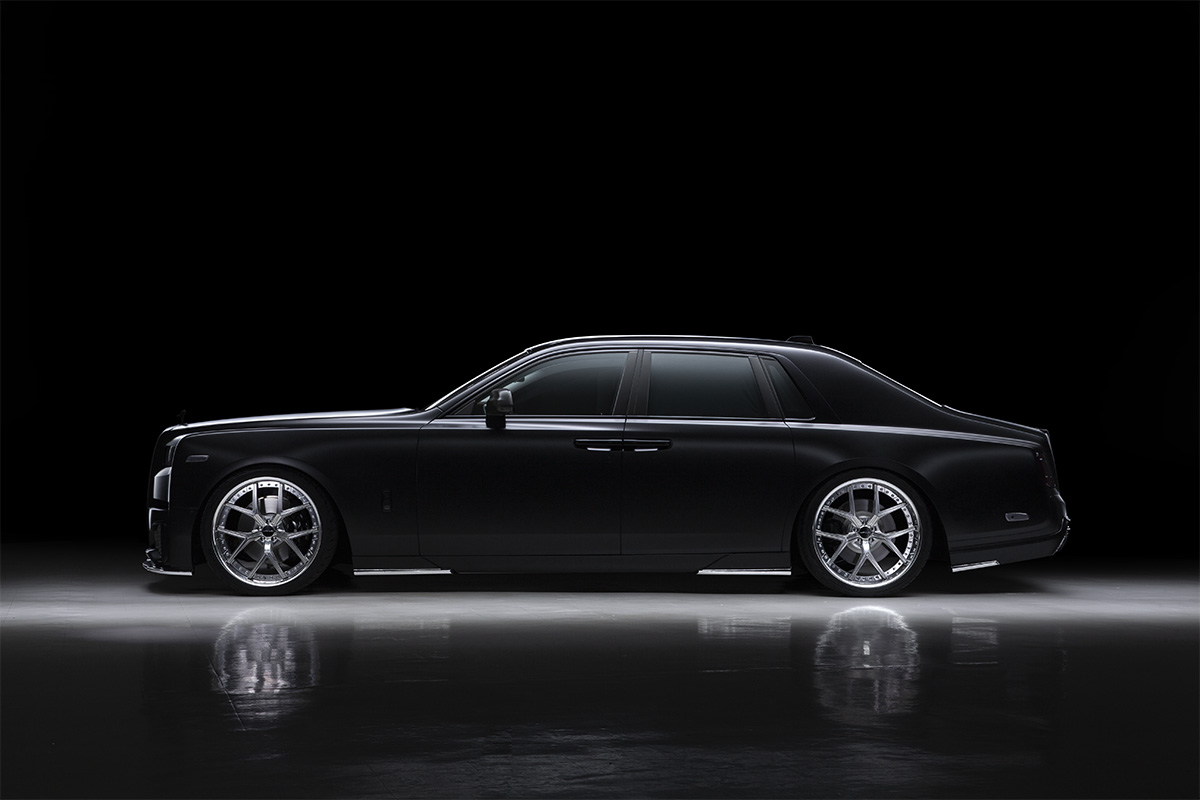 WALD Rolls-Royce Phantom 8 body kit — full side profile showing WALD side skirts with chrome-plated garnish