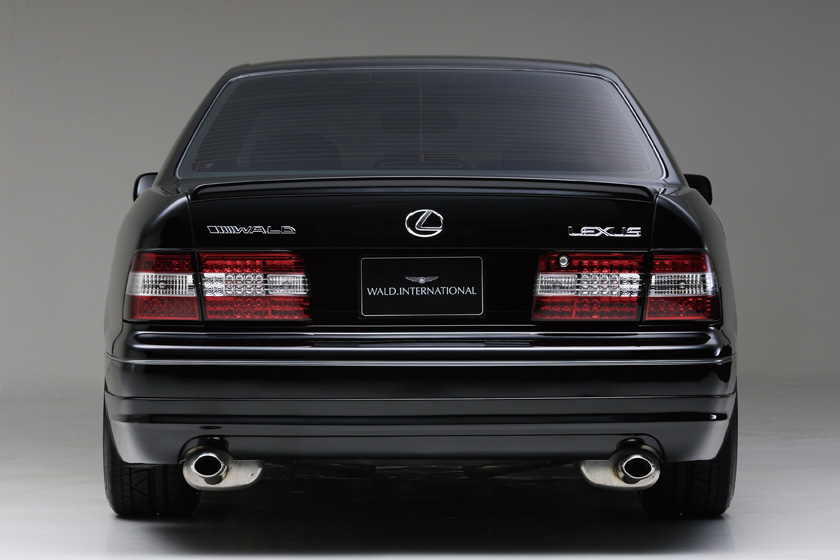 WALD Executive Line Toyota Celsior UCF20/21 — rear studio view with WALD boot spoiler, WALD badging and dual exhaust outlets