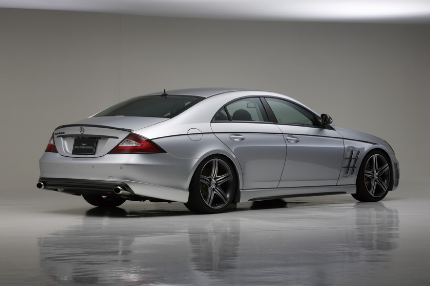 WALD Sports Line Mercedes-Benz CLS-Class C219 rear three-quarter view with WALD rear skirt and sports fender duct