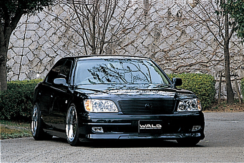WALD Executive Line V3 Toyota Celsior UCF20/21 — front head-on view with WALD front spoiler and grille detail