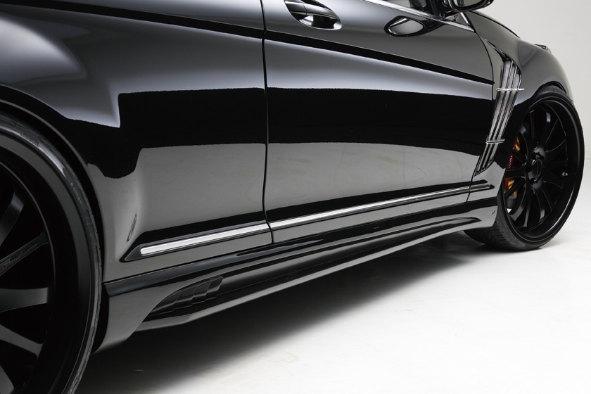 WALD Mercedes-Benz CL C216 side skirt detail along the sill