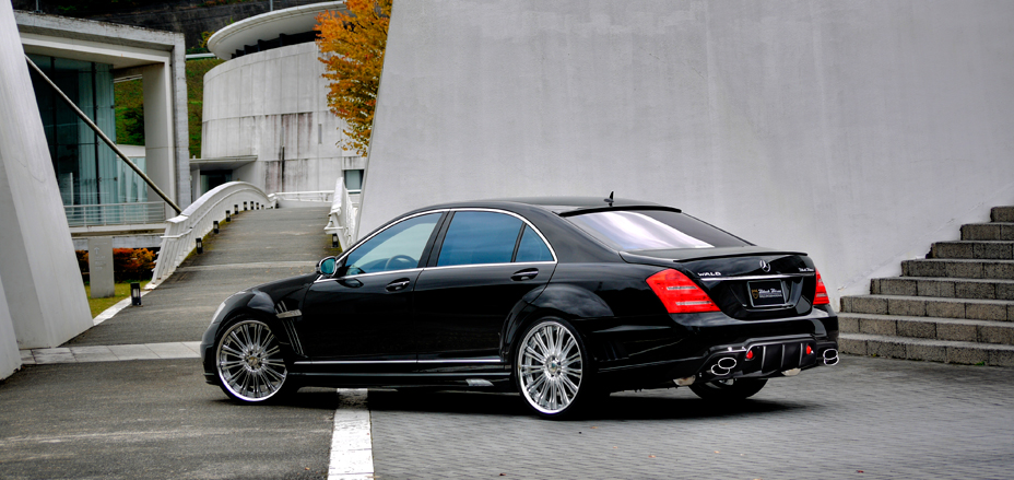 Black WALD Black Bison Mercedes-Benz S-Class W221 facelift rear three-quarter view on location