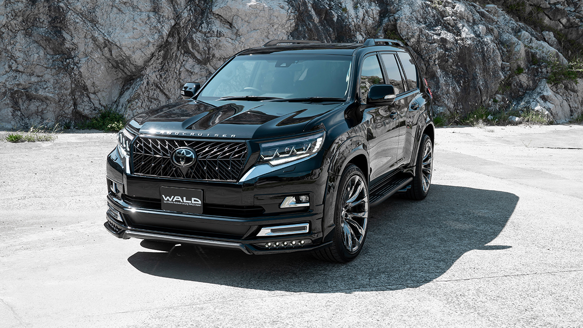 WALD Black Bison Edition Toyota Land Cruiser Prado 150 GDJ15#W in black with front spoiler, chrome garnish and LED lamps