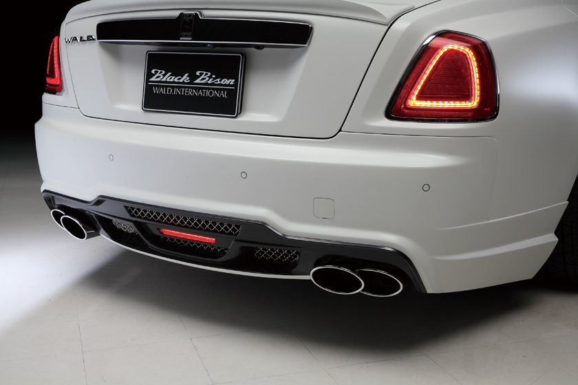 Rolls-Royce Ghost WALD rear bumper spoiler detail with LEDB6301 lamp and mesh insert