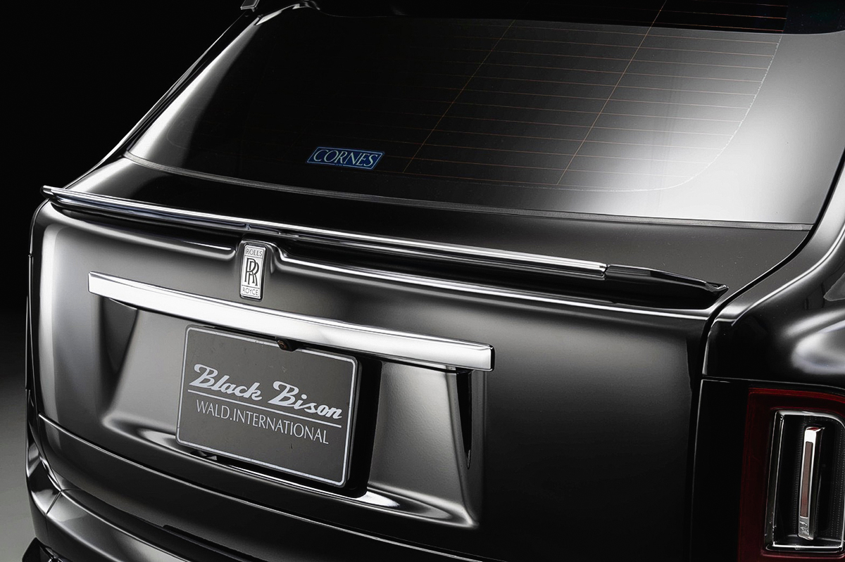 Rolls-Royce Cullinan Series I WALD boot spoiler detail