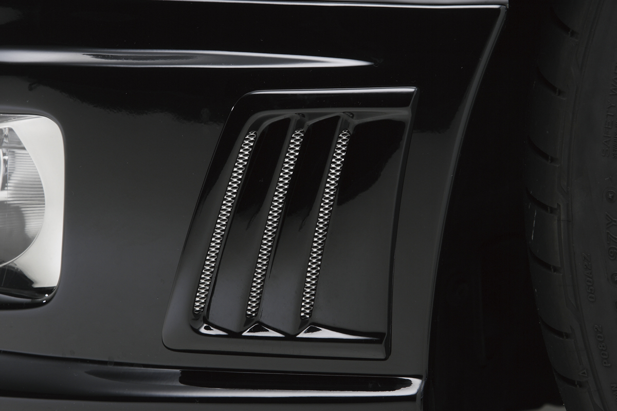 WALD Lexus LS460L gloss black front bumper duct garnish with mesh insert