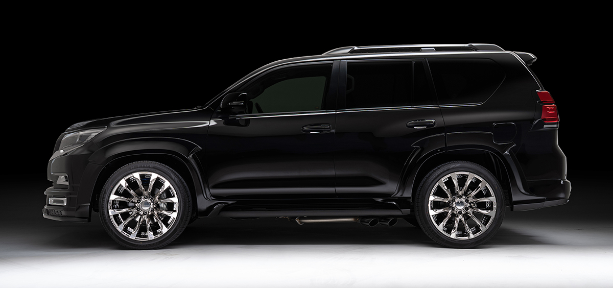 WALD Black Bison Edition Prado 150 full side profile showing wide arch over-fenders and side steps