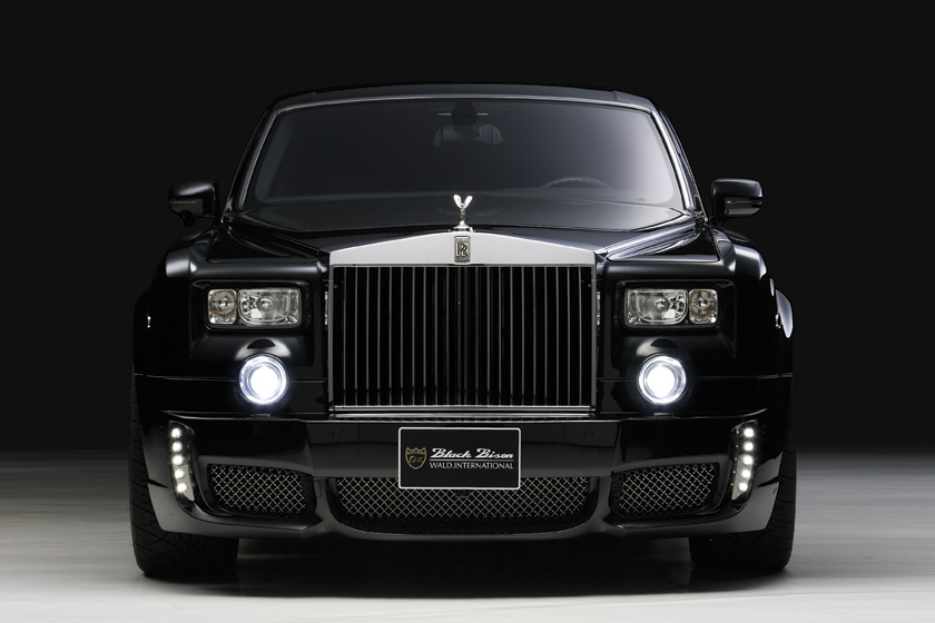 WALD Phantom 7 Series I Black Bison front bumper spoiler with mesh and LED5P30T lamps illuminated
