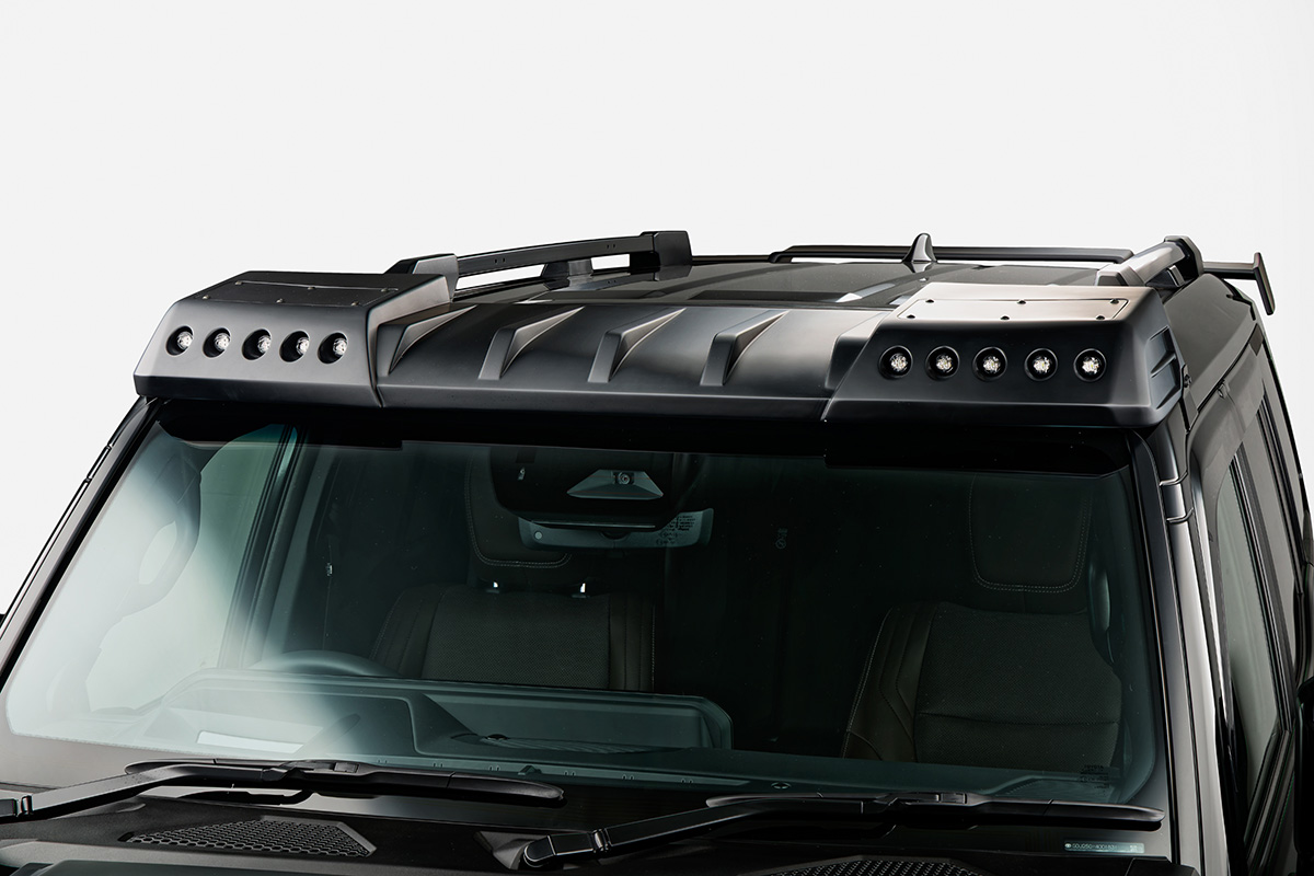 WALD Black Bison Land Cruiser 250 Prado roof LED lamp bar detail above the windscreen